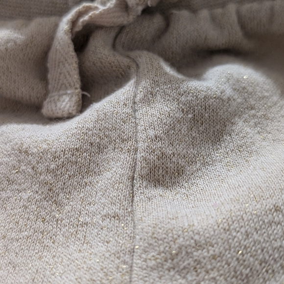 🛍️4 For $15🛍️Kardashian Kids Cream Sweatshirt and Jogger Set Cream/Gold Style - Picture 6 of 9